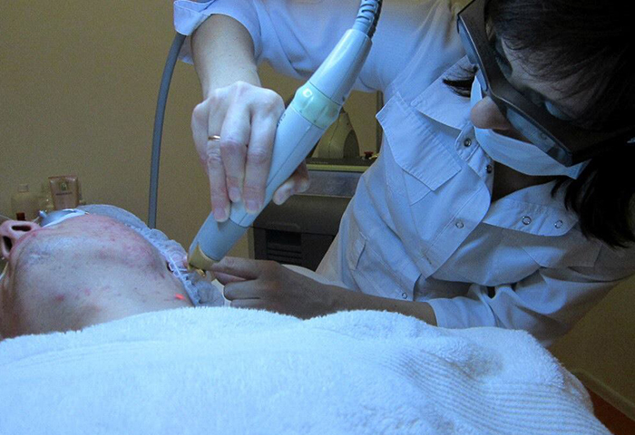 Работа наших врачей:  процедура лазерного омоложения Laser Genesis